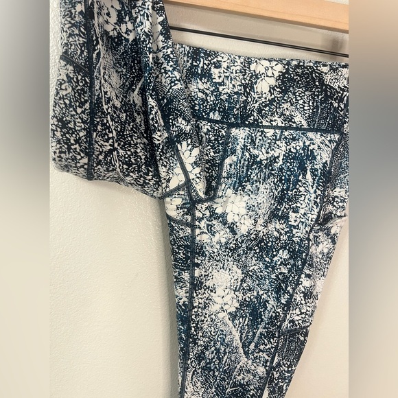 Lululemon Speed Up Tight 28" *Wildwood* Size 8 - Picture 7 of 11